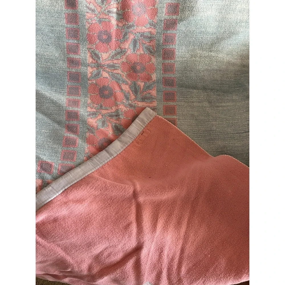 Vintage Cotton Indian blanket brand Chicago reversible floral queen RARE floral